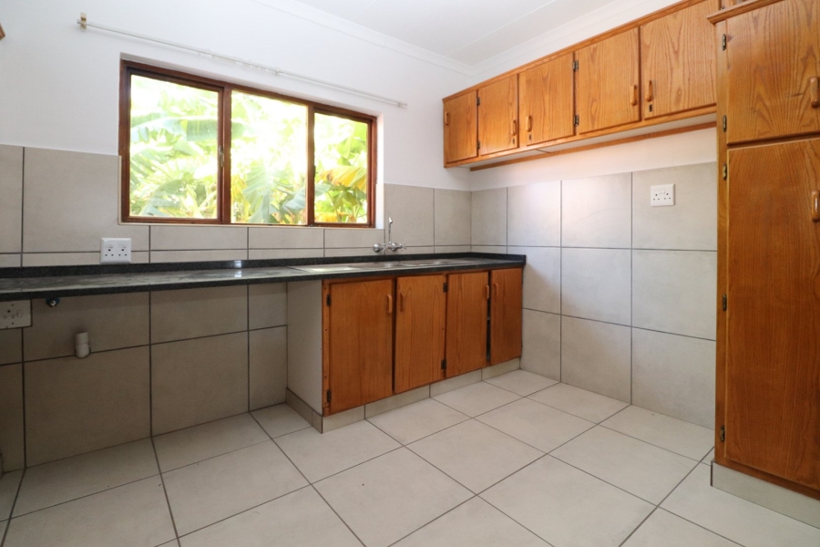 To Let 4 Bedroom Property for Rent in Flamwood North West